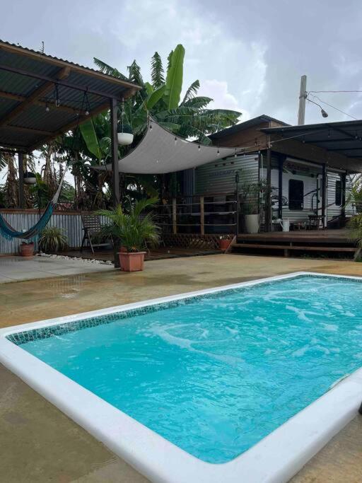 Bazén v ubytování El Camper RV with pool. nebo v jeho okolí