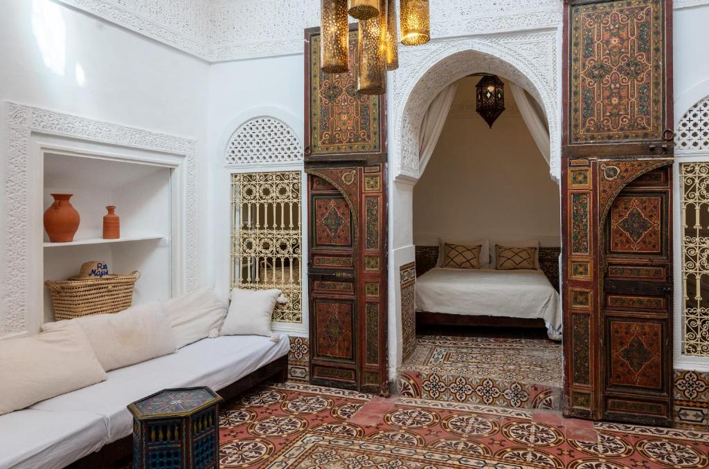 Postel nebo postele na pokoji v ubytování RIAD MAJWRIL