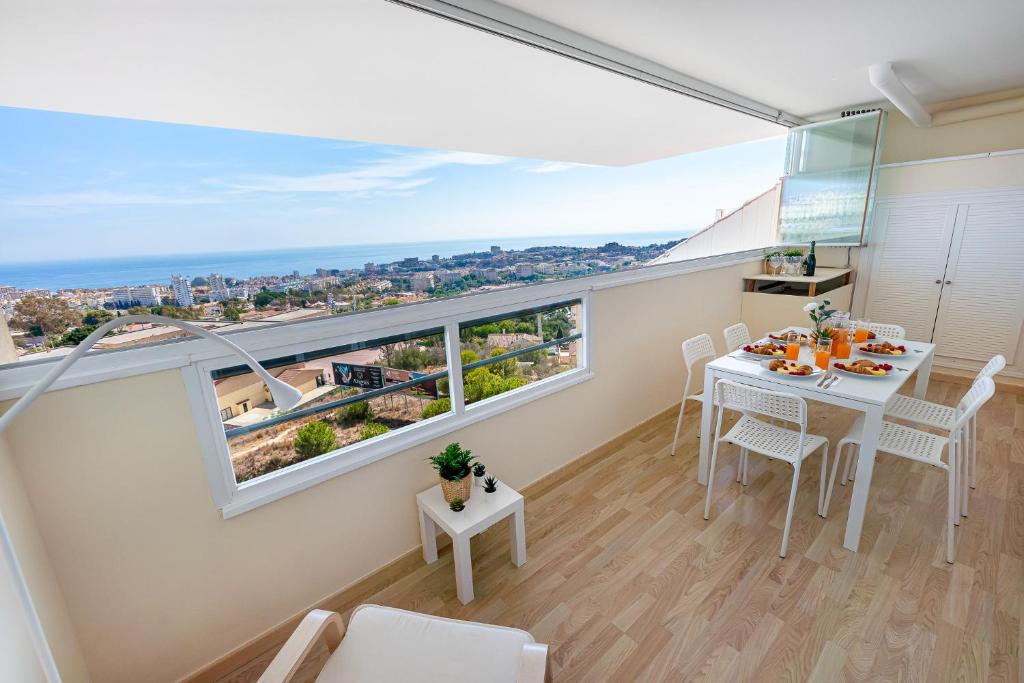 797 HOLIDAY RENTALS- Espectacular piso para 6 con vistas al mar