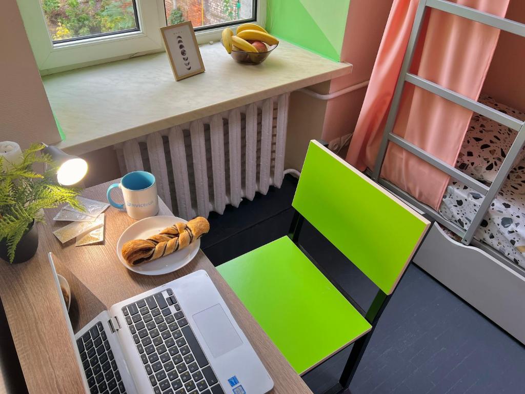 Hrana v oz. blizu hostel