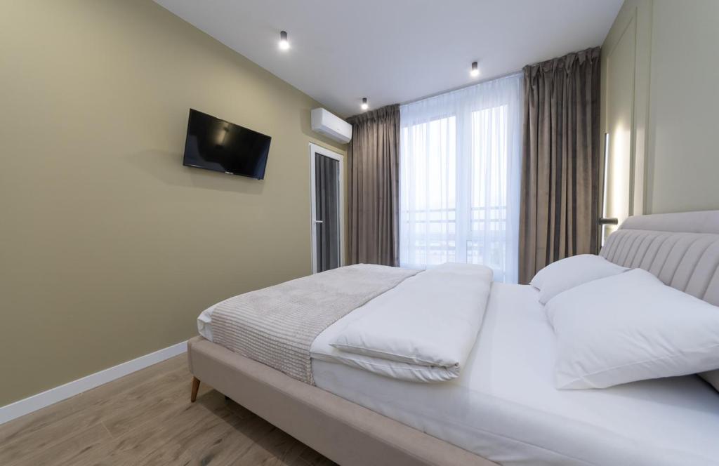 Luxury apartment near metro station Osokorky - One-Bedroom Apartment