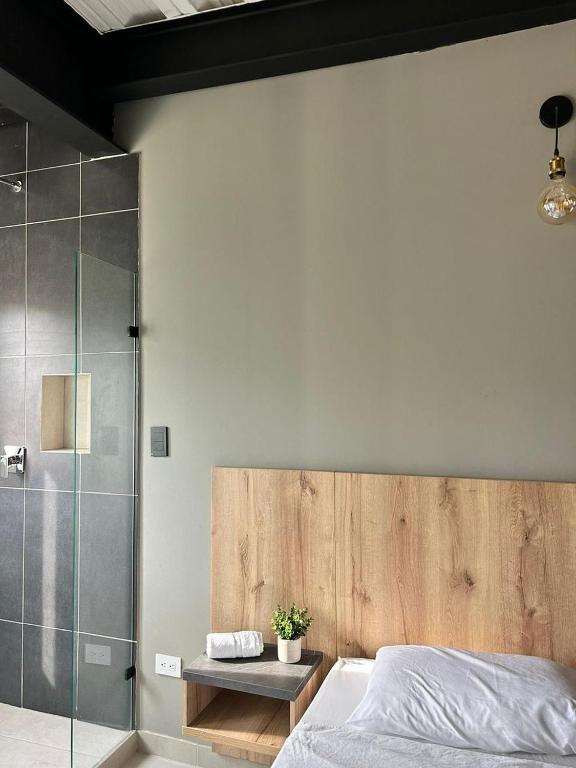 Postel nebo postele na pokoji v ubytování Seven hotel