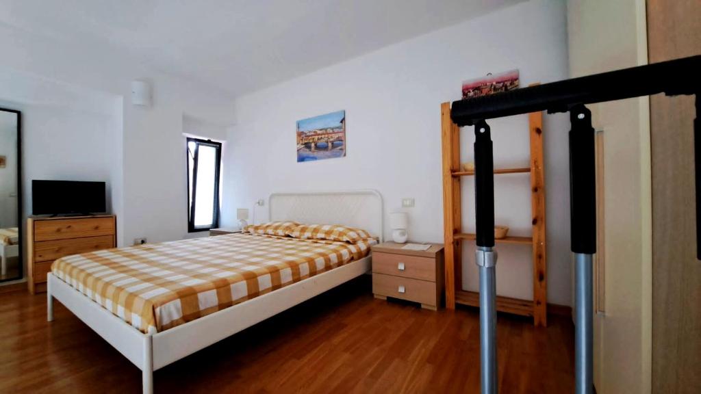 Gemme Fiorentine Apartments in front of the train station 5 minutes from the centre Free parking - 17