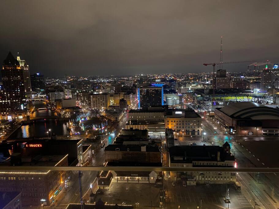 Condo, Milwaukee, WI