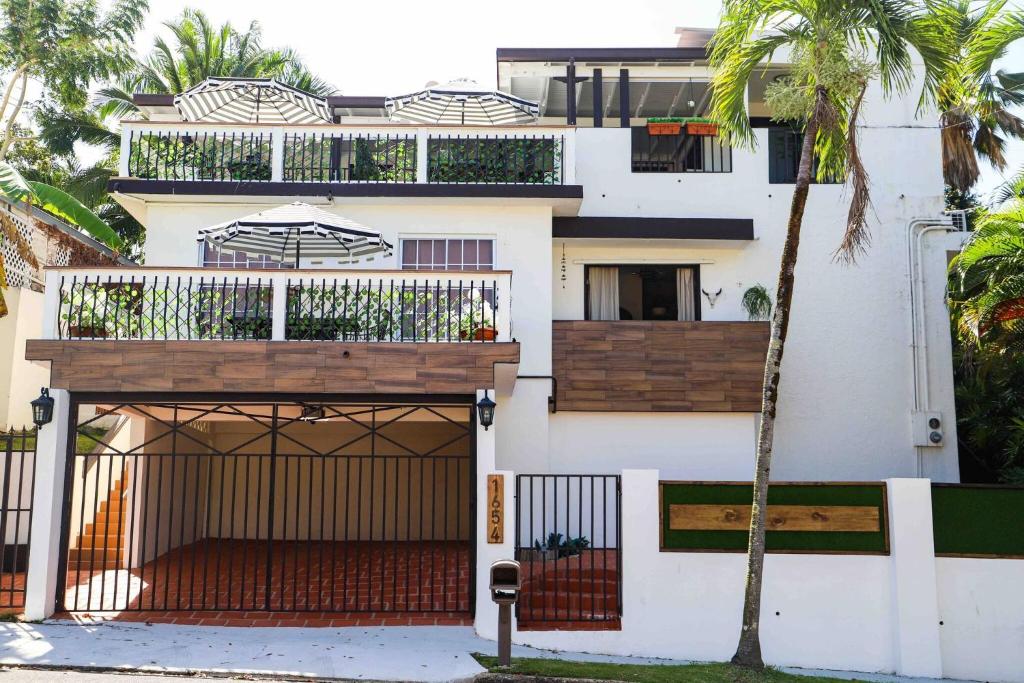 Room in Apartment Pr Pvt Rm3 Qn Bed Keypad Gated Comm Easy Parking