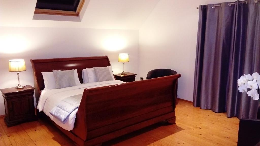 Postel nebo postele na pokoji v ubytování Augherea House