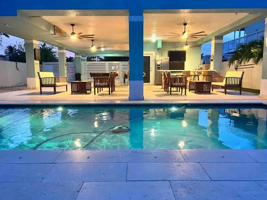 Key Largo Home - Heated Pool - Outdoor Kitchen in Largo