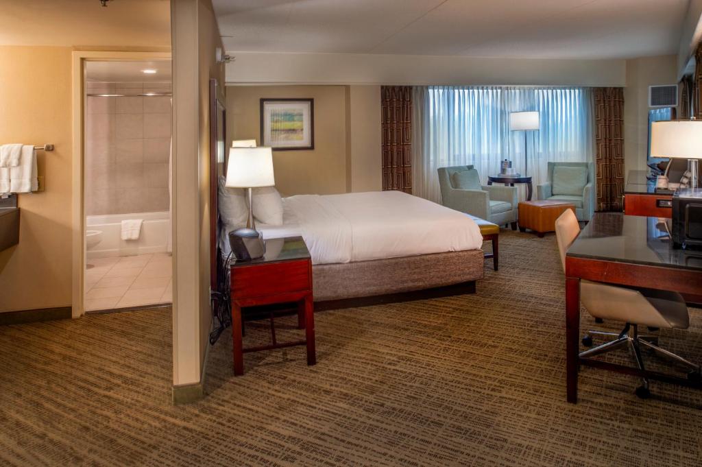 Crowne Plaza Hotel St. Louis Airport, an IHG Hotel - 