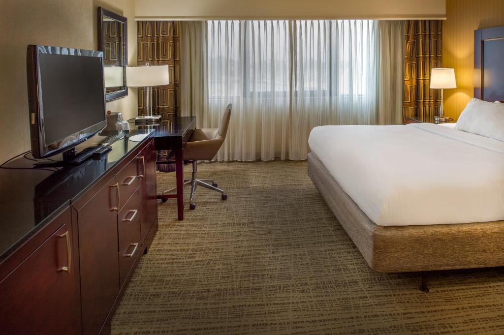 Crowne Plaza Hotel St. Louis Airport, an IHG Hotel - 