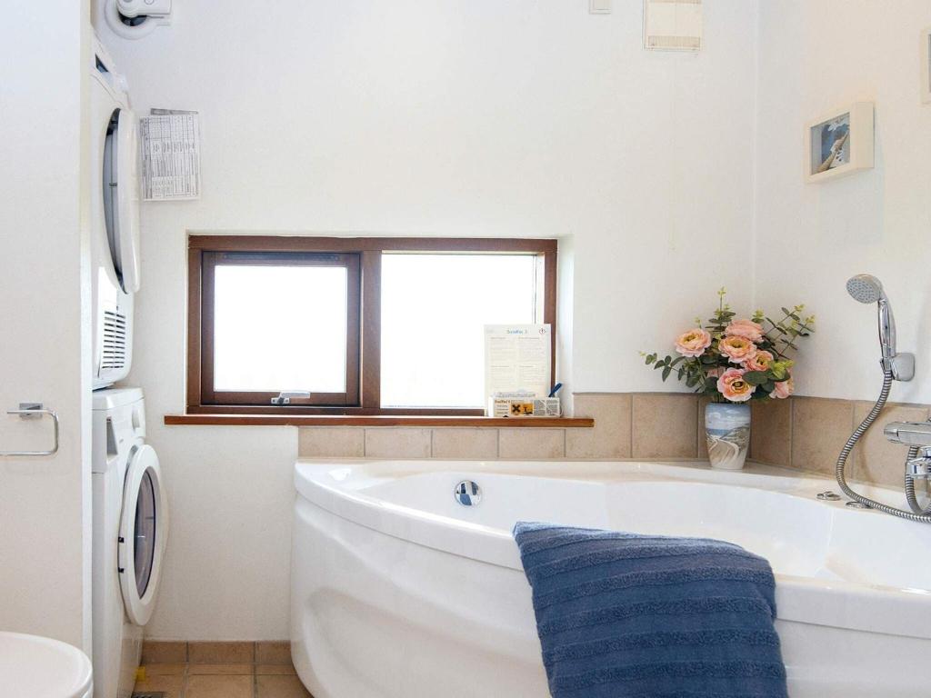 Fotografie z fotogalerie ubytování Three-Bedroom Holiday home in Ulfborg 5 v destinaci Thorsminde