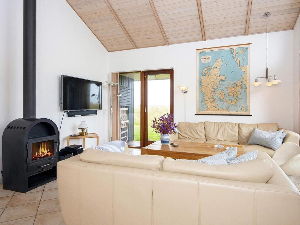 Fotografie z fotogalerie ubytování Three-Bedroom Holiday home in Ulfborg 5 v destinaci Thorsminde