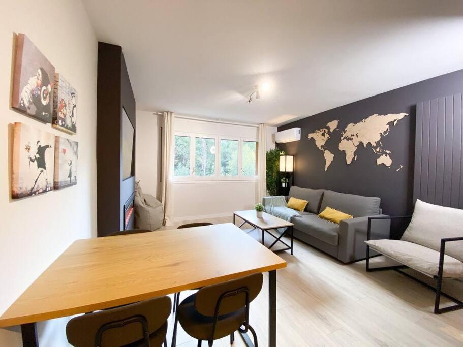 Posezení v ubytování Espectacular Apartamento Con Vistas En Escaldes - 10min Caminando Al Centro - Parking Gratis l by BonesVacances
