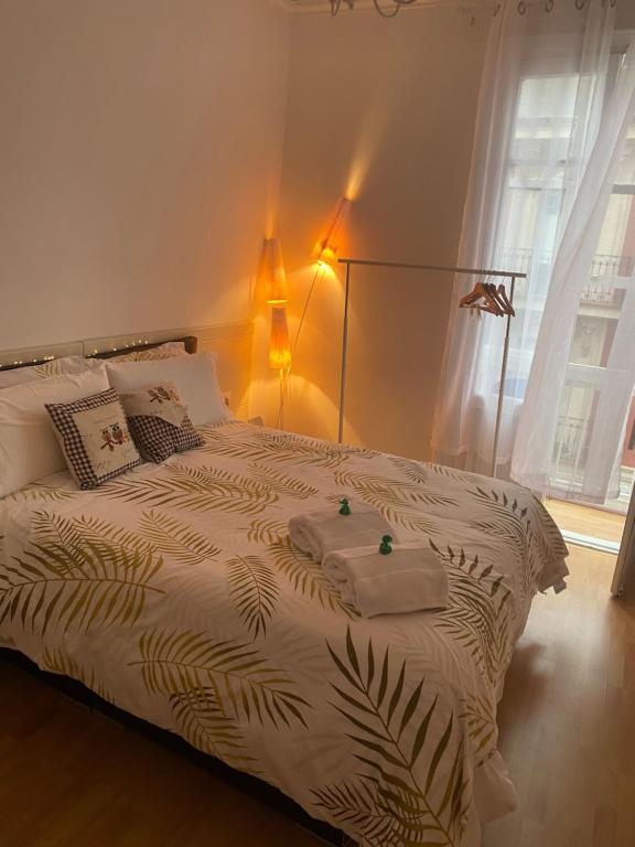 Posteľ alebo postele v izbe v ubytovaní Vacaciones en Bilbao centro, Gran vía, Guggenheim, Abando
