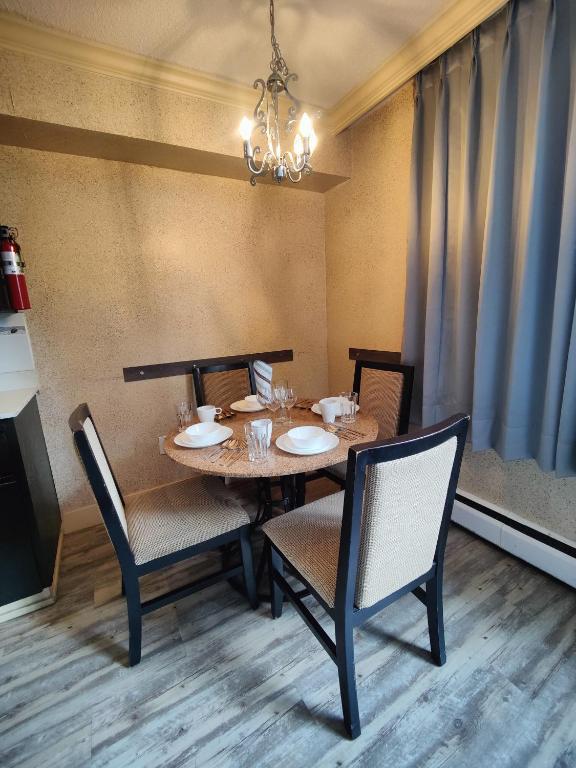 Divya Sutra Suites on Robson Downtown Vancouver - Resim 37