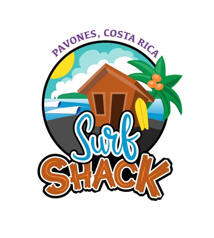 logo ośrodka z plażą i chatką surfingową w obiekcie Surf Shack Room #2 w mieście Pavones
