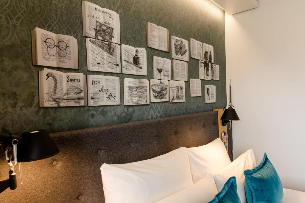 Ein Sitzbereich in der Unterkunft Motel One Dublin