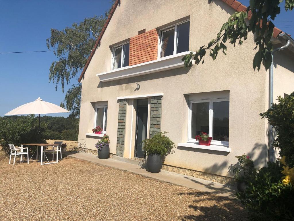 Gîte Confort au Coeur de la Vallée du Loir : 4 Ch, Jardin, Fibre, BBQ, Proche Château - FR-1-410-274 - Housity