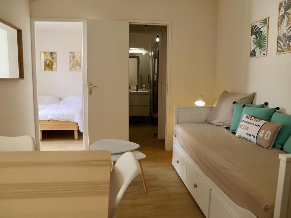 Posteľ alebo postele v izbe v ubytovaní Appartement T2 Rénové à 2 min de la Plage, Centre Seignosse, Tout à Pied, Draps et Ménage Inclus - FR-1-239-812