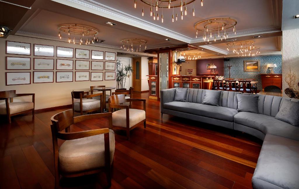 Posedenie v ubytovaní Apartaments-Hotel Hispanos 7 Suiza