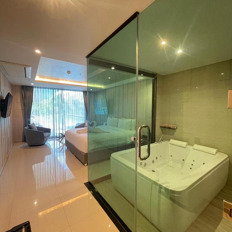 THE TJ HOTEL Pattaya - Resim 17