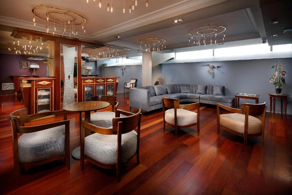 Posedenie v ubytovaní Apartaments-Hotel Hispanos 7 Suiza