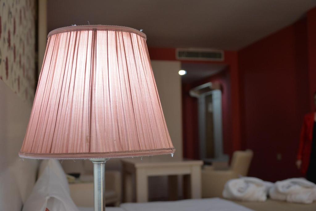Lara Hotel and Spa - Triple Room With City View