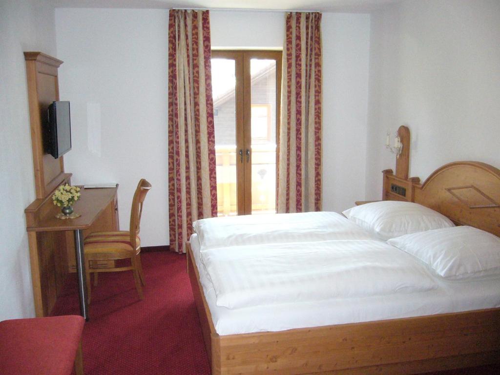 Alpenhotel Pfaffenwinkel - Double Room With Private Bathroom