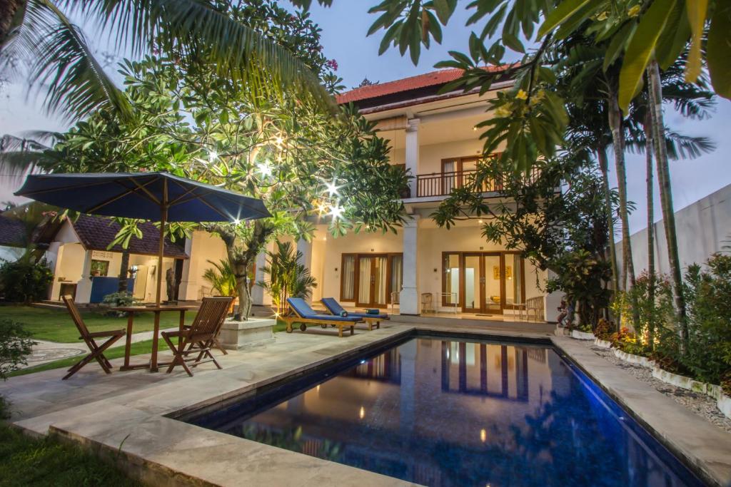Bazén v ubytování Bali Billy Village nebo v jeho okolí
