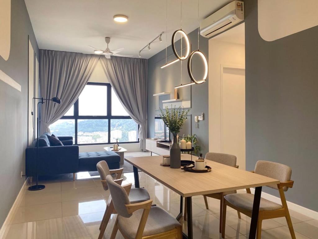 Χώρος καθιστικού στο [NEW]Puchong Pavilion/HighFloor/5pax/modern design