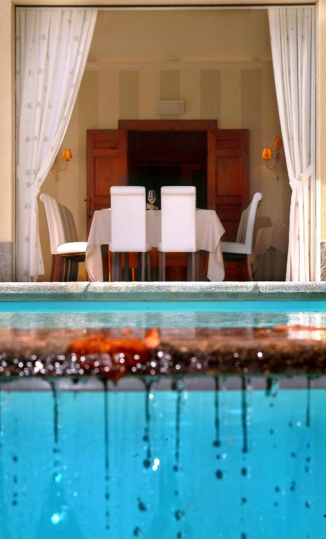 Bazén v ubytování Poggio Radicati Hotel De Charme nebo v jeho okolí