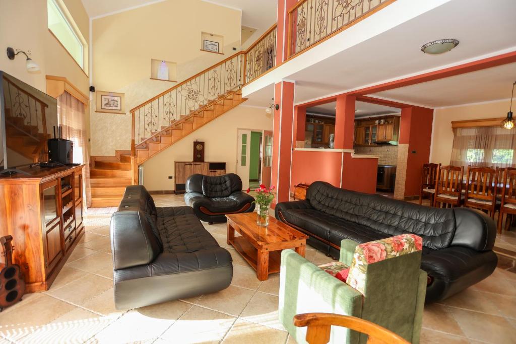 Posezení v ubytování Villa Besha