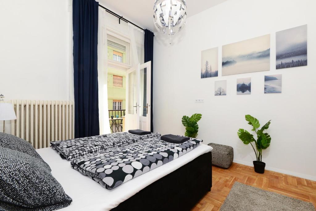 Akacfa 7 Two Bedroom Central Apartment, Budapest (updated prices 2024)