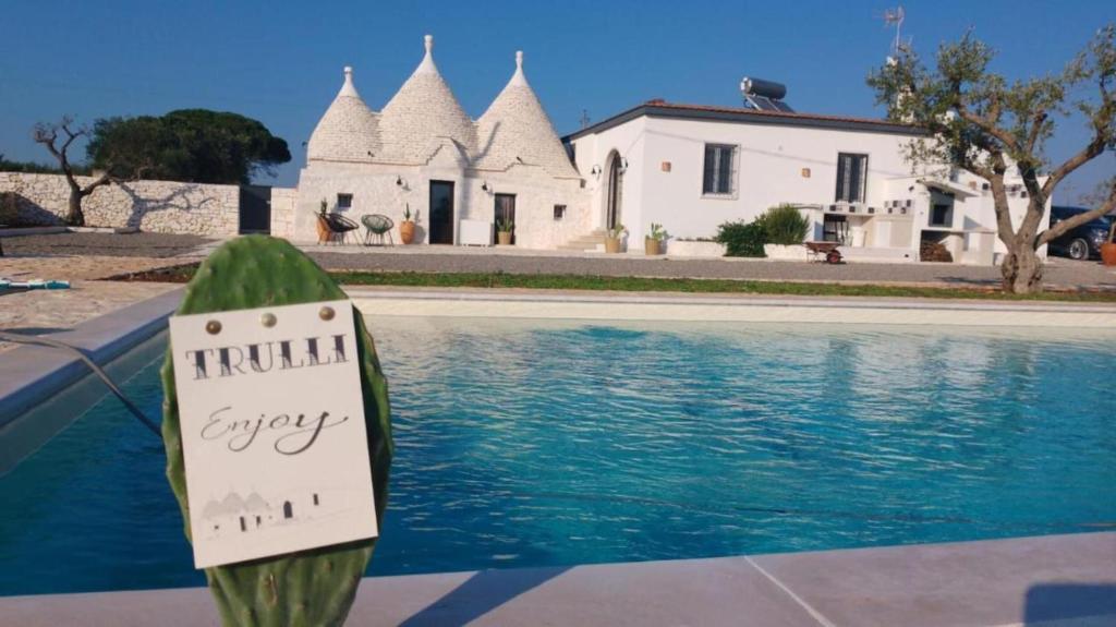 Trulli Enjoy with pool