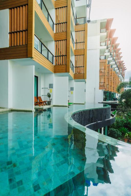 The Lunar Patong - Habitación Clásica - Acceso A La Piscina