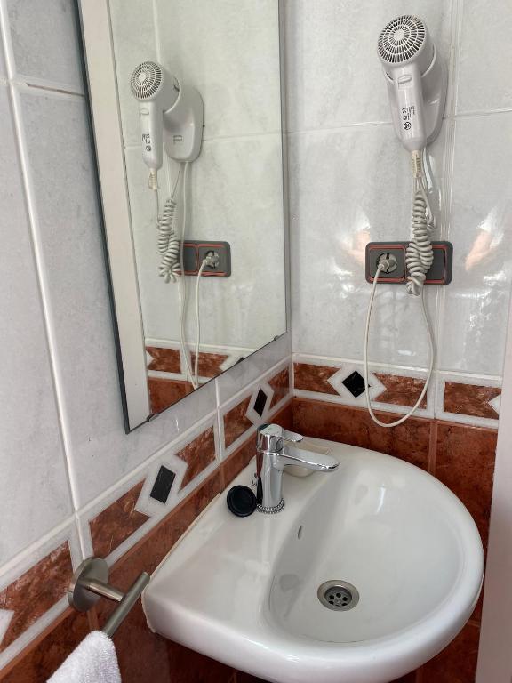 Hotel Cantón - Resim 11