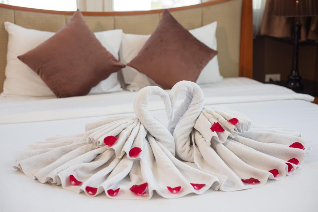 Golden Sunshine Villa Hotel and Travel - 7