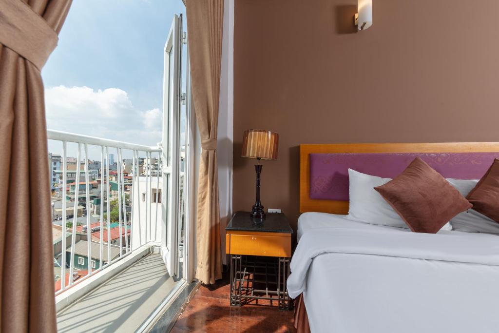 Golden Sunshine Villa Hotel and Travel - 3