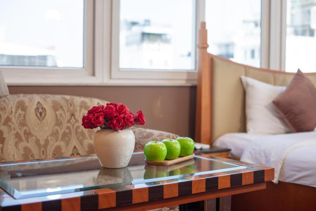 Golden Sunshine Villa Hotel and Travel - 18