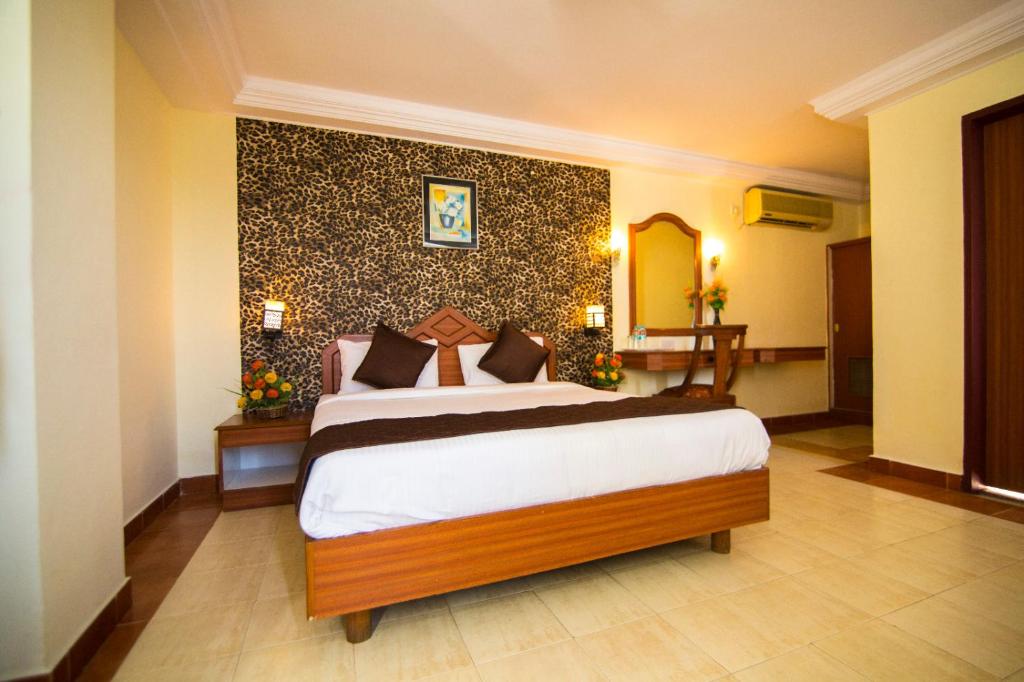 The Olive Holiday Inn - Housity