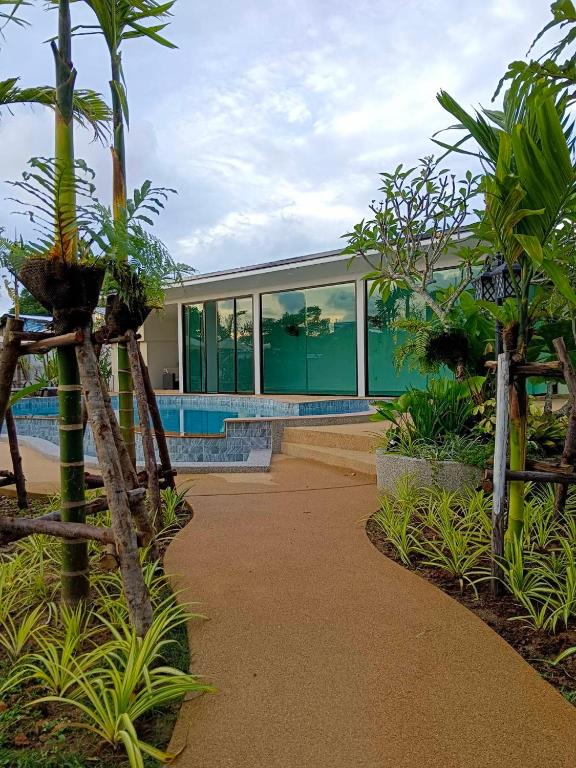 Zahrada ubytování Journey Residence Phuket