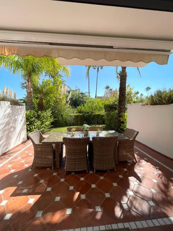 Balkon lub taras w obiekcie FANTASTIQUE MAISON DE VILLE A COSTALITA