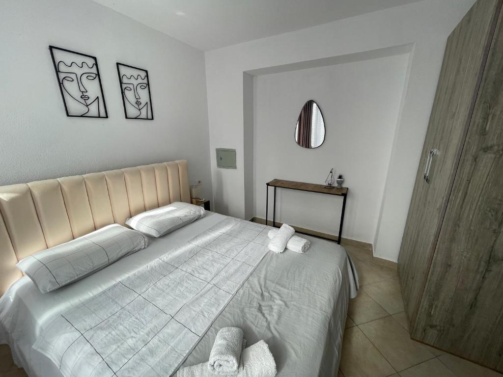 Downtown Boulevard enchanting apartment! - Image 3