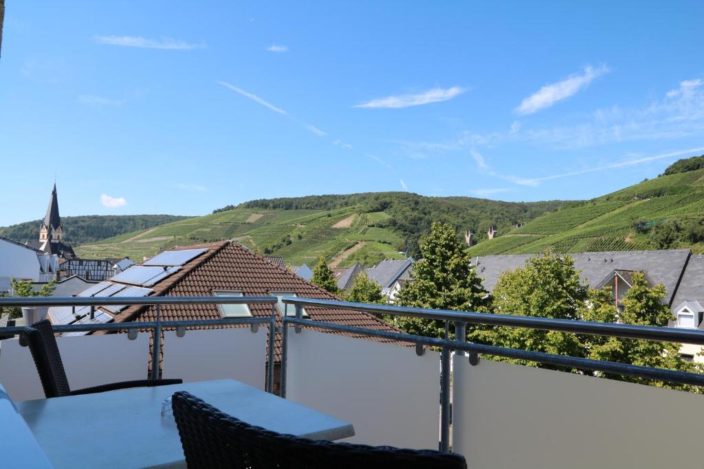 Nespecifikovaný výhled na hory nebo výhled na hory při pohledu z hotelu