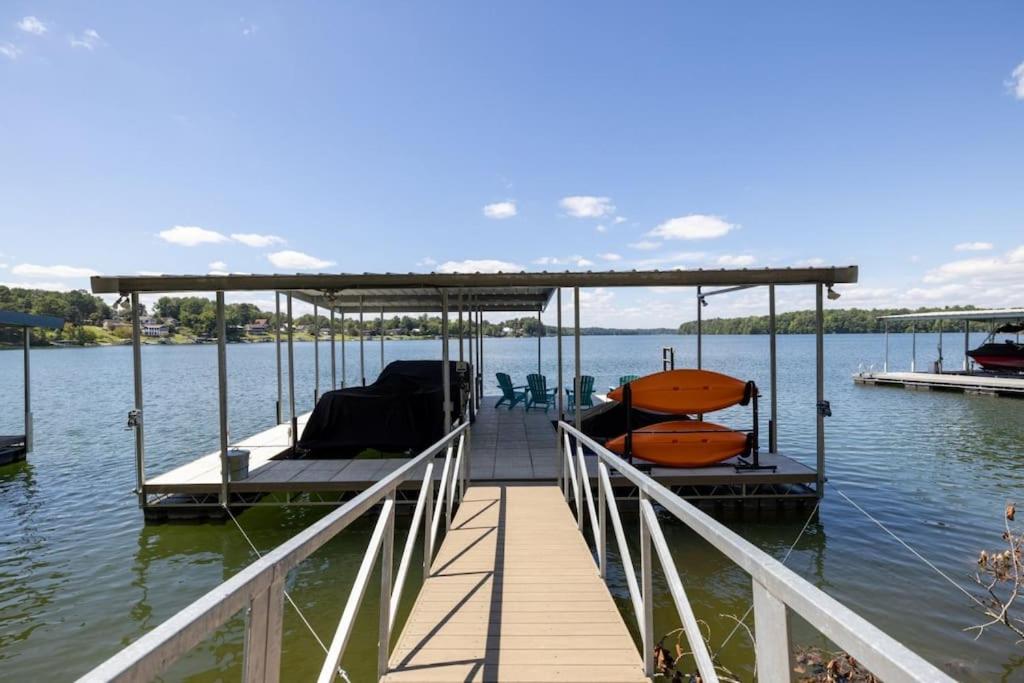 New Home, Dock, Kayaks, Game Room, Water Views, Winchester (updated