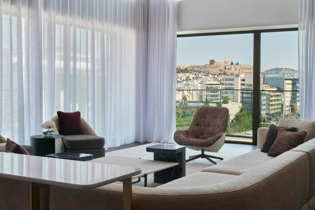 Grand Hyatt Athens - Bi-Level King Suite