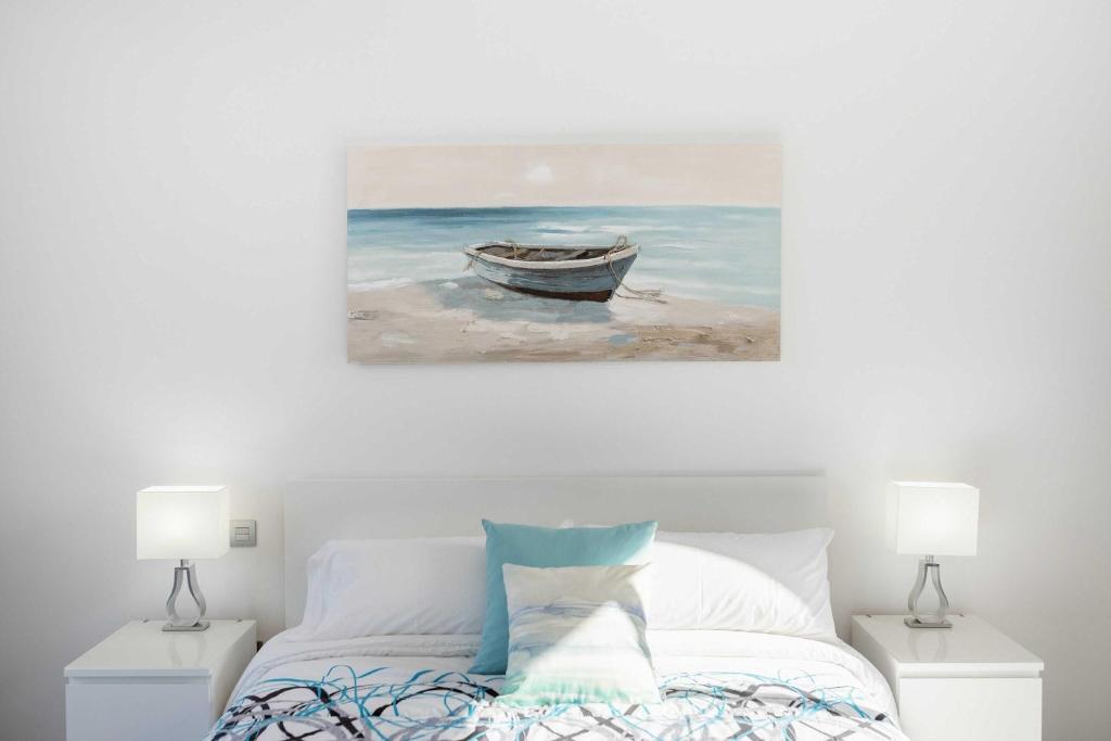 Postel nebo postele na pokoji v ubytování Modern Los Mojones Villa 3 Bedrooms All En-Suite Villa Berniente Great Sea Views Puerto Del Carmen