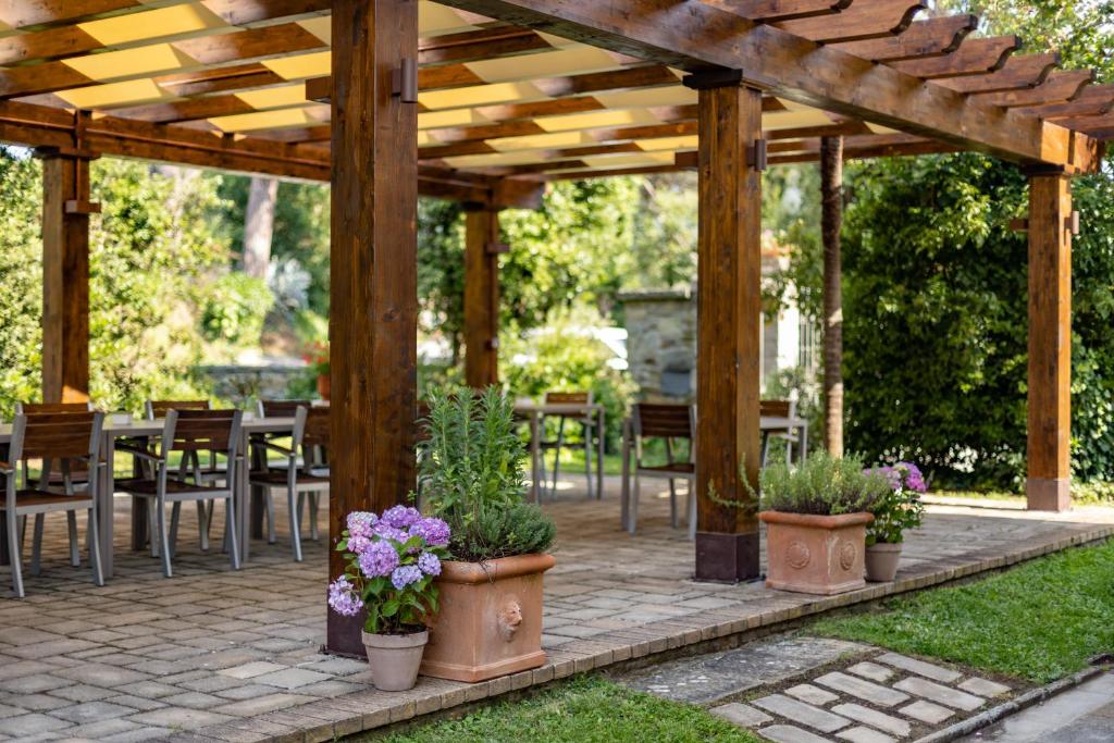 A garden outside Agriturismo LaPievuccia