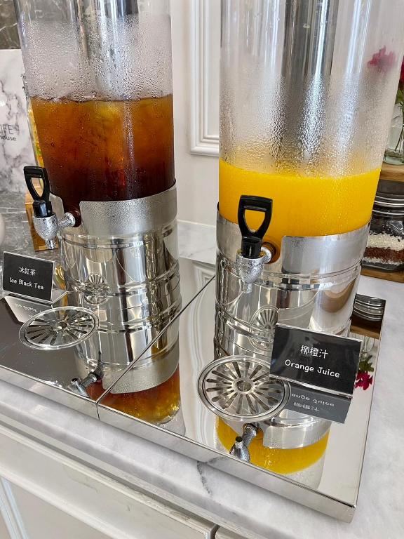 Tetera y cafetera en 台南星鑽國際商旅 Hua Hotel