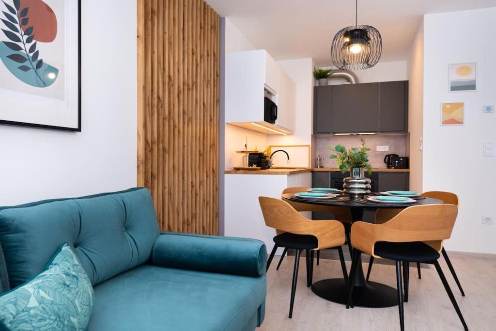 Chic207 Retreat: Modern 1BR Gem with Parking by NW 1134 Budapest, Budapest, Bulcsú u. 5-9, 1134 Hungary kép - 1