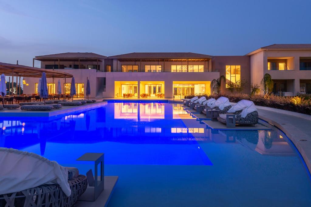 Bazén v ubytování Grand Elis Hotel & Spa Resort nebo v jeho okolí